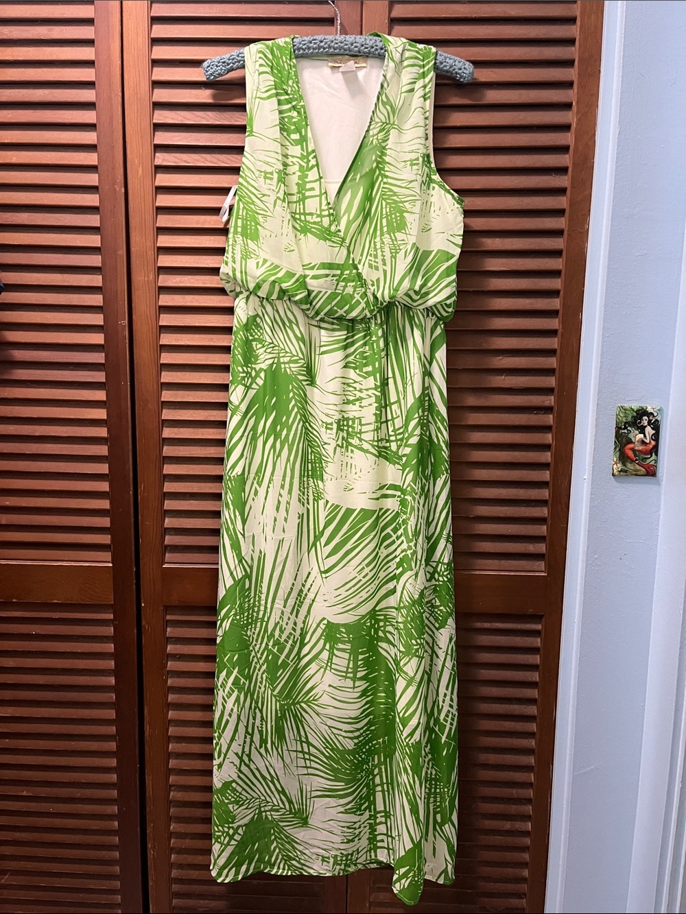 Sleeveless Palm-Print Maxi Dress in Green and Cream